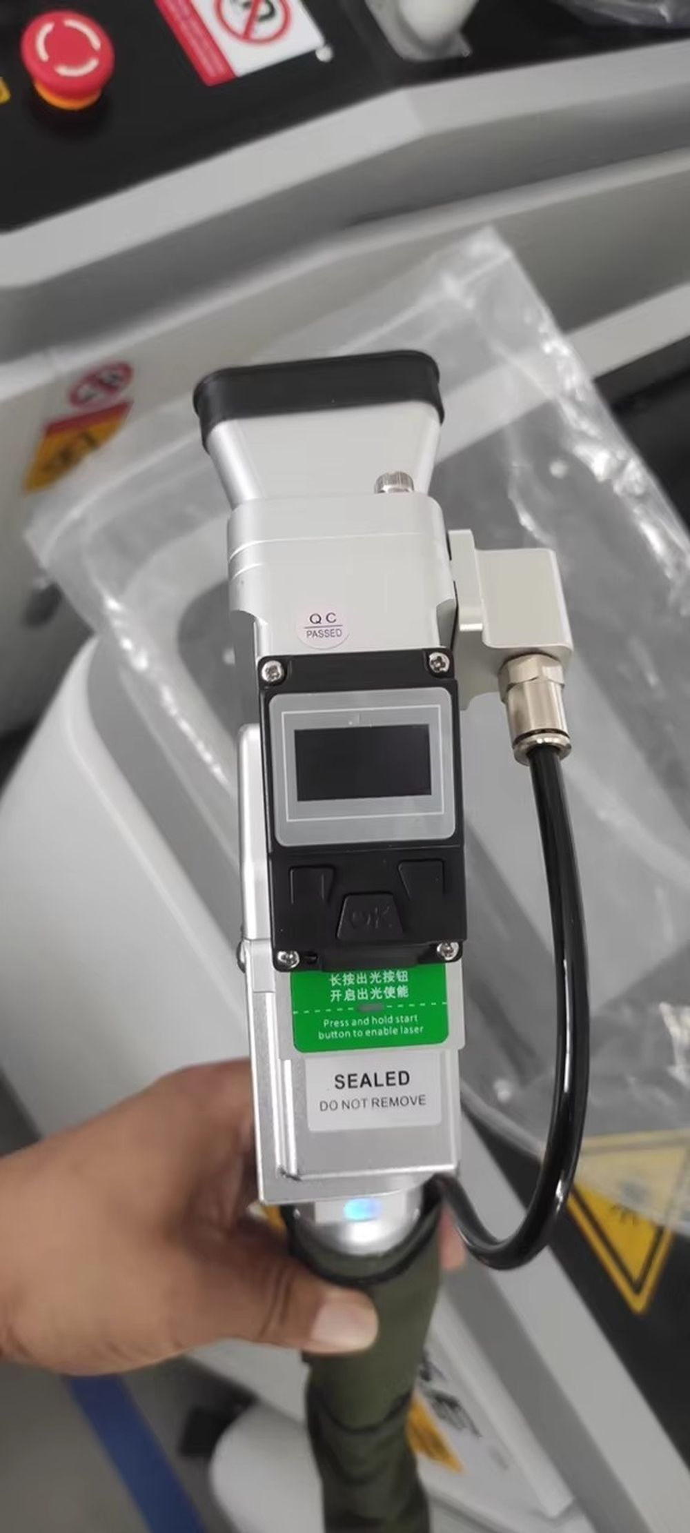 Máquina de Limpeza a Laser de  - Industrial Laser Cleaning Machine Price avaliação e preço